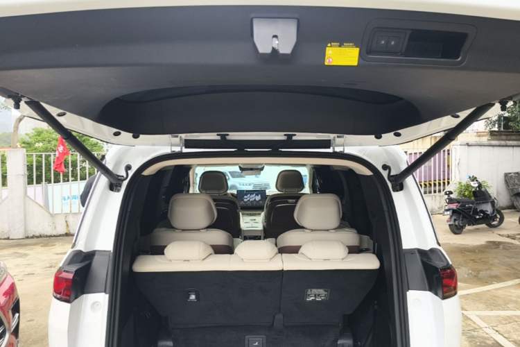 Used BYD Xia 2025 DM-i 1.5T 180km Excellence Model Trunk