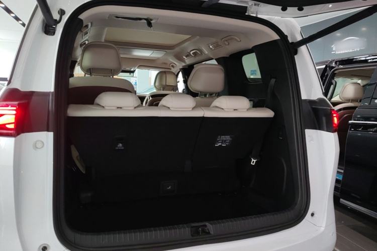Used BYD Xia 2025 DM-i 1.5T 180km Excellence Model Trunk