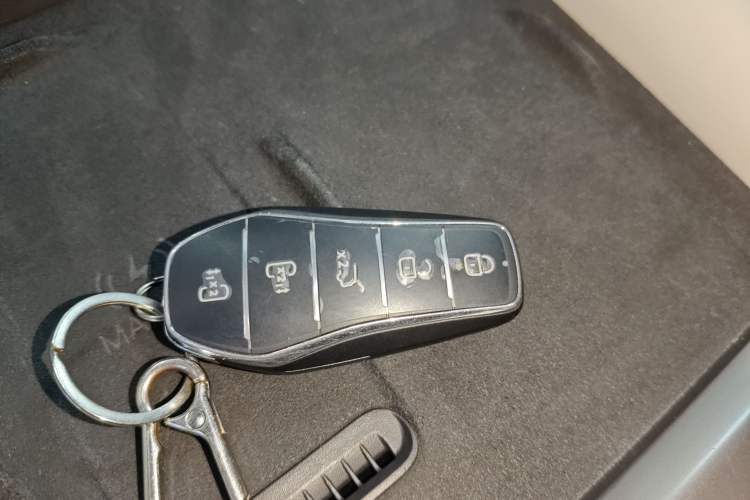 Used BYD Xia 2025 DM-i 1.5T 180km Beyond Edition Vehicle Key