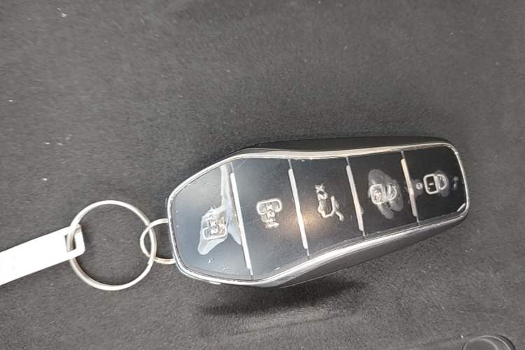 Used BYD Xia 2025 DM-i 1.5T 180km Excellence Model Vehicle Key