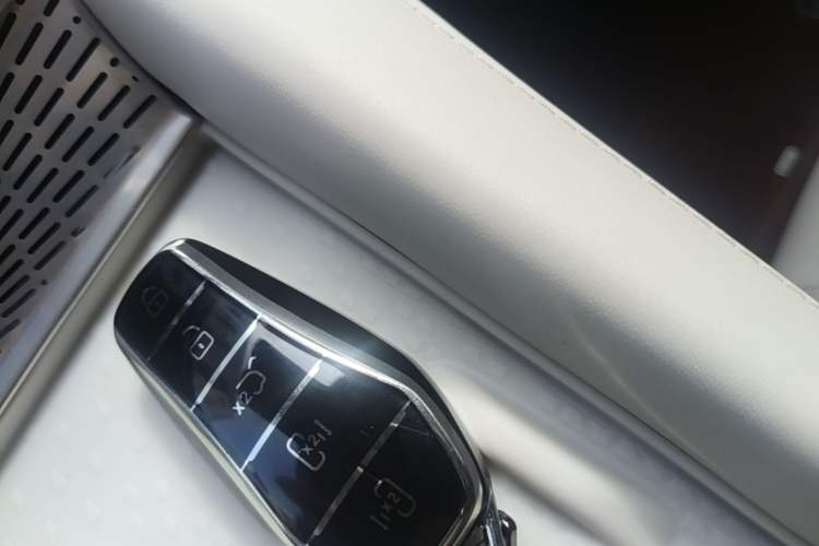 Used BYD Xia 2025 DM-i 1.5T 180km Beyond Edition Vehicle Key
