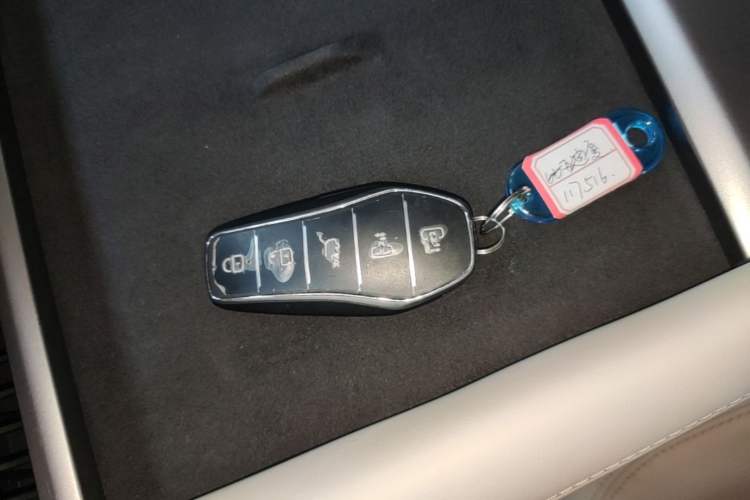 Used BYD Xia 2025 DM-i 1.5T 100km Leading Model Vehicle Key