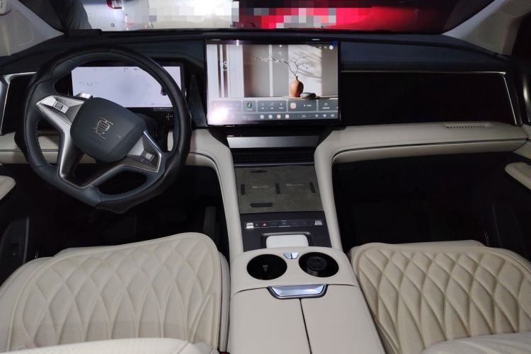 Used BYD Xia 2026 DM-i 1.5T 218KM Excellence Edition Center Console