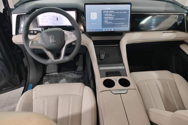 Used BYD Xia 2026 DM-i 1.5T 218KM Transcendence Edition Center Console