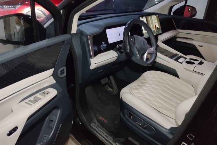 Used BYD Xia 2026 DM-i 1.5T 218KM Excellence Edition Driver Seat