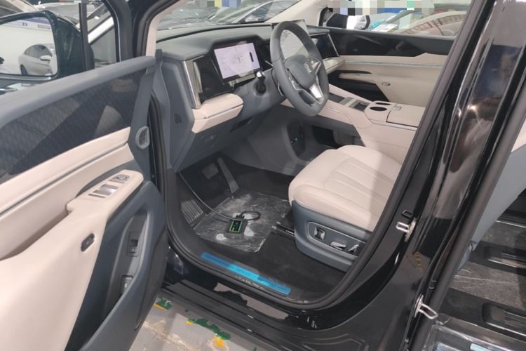 Used BYD Xia 2026 DM-i 1.5T 218KM Transcendence Edition Driver Seat