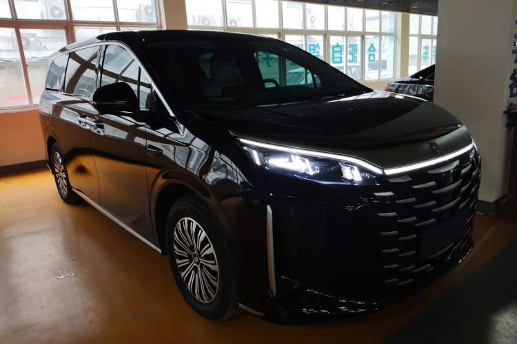 Used BYD Xia 2026 DM-i 1.5T 218KM Transcendence Edition Front Right 45 Deg