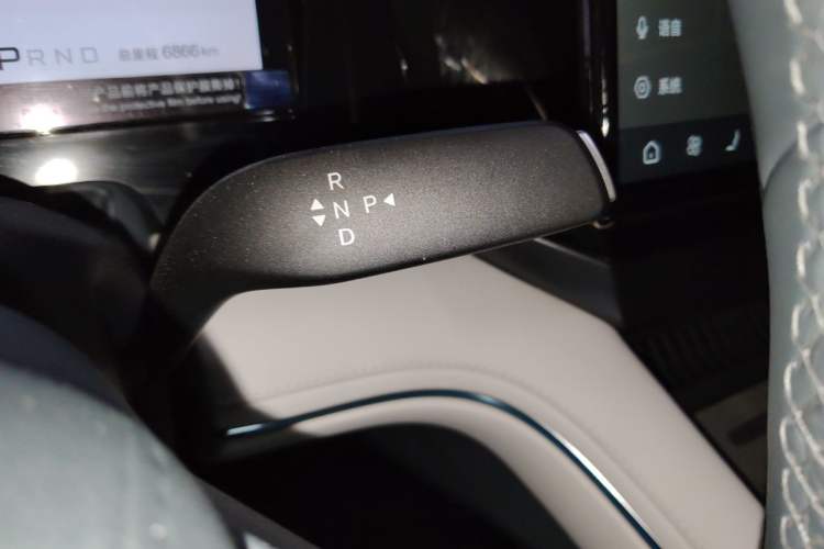 Used BYD Xia 2026 DM-i 1.5T 218KM Excellence Edition Gear Lever