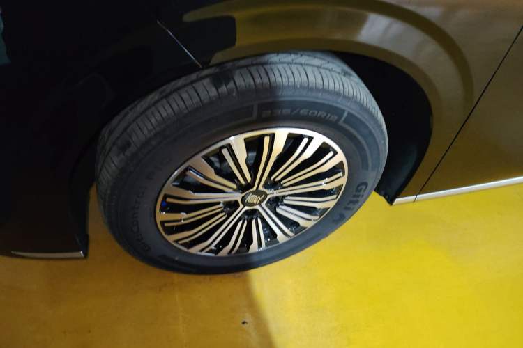 Used BYD Xia 2026 DM-i 1.5T 218KM Transcendence Edition Left Front Wheel Hub