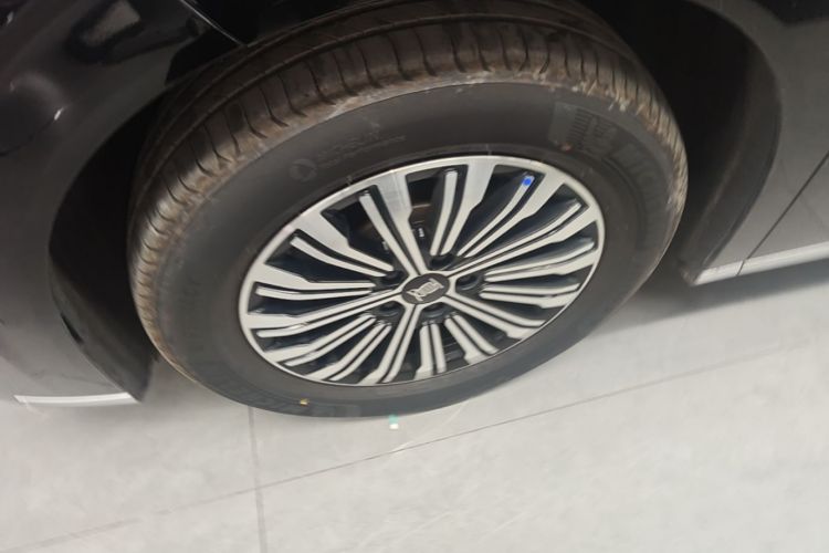 Used BYD Xia 2026 DM-i 1.5T 218KM Excellence Edition Left Front Wheel Hub