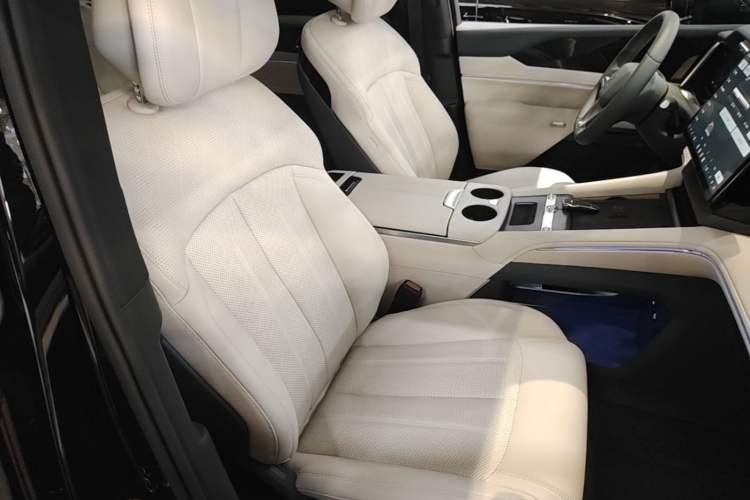 Used BYD Xia 2026 DM-i 1.5T 218KM Excellence Edition Right Front Seat