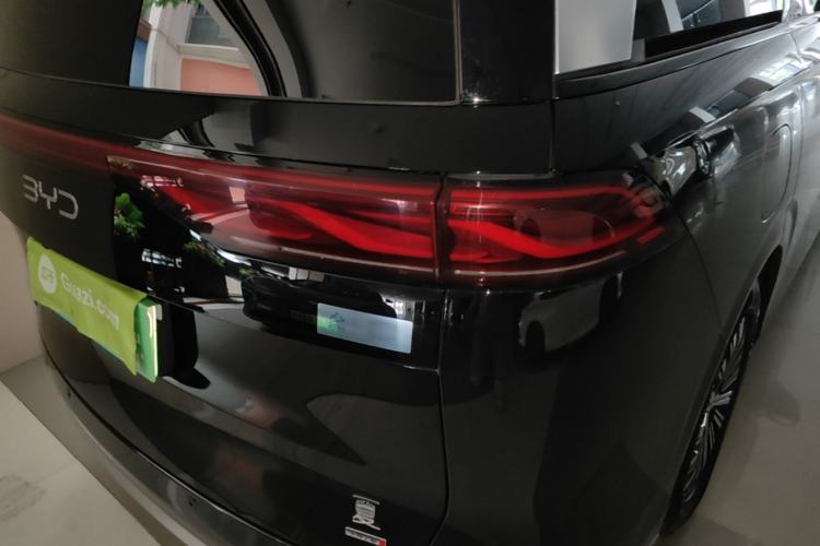 Used BYD Xia 2026 DM-i 1.5T 218KM Excellence Edition Right Rear Taillight