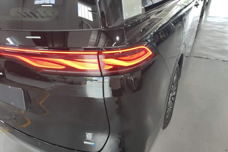 Used BYD Xia 2026 DM-i 1.5T 218KM Transcendence Edition Right Rear Taillight