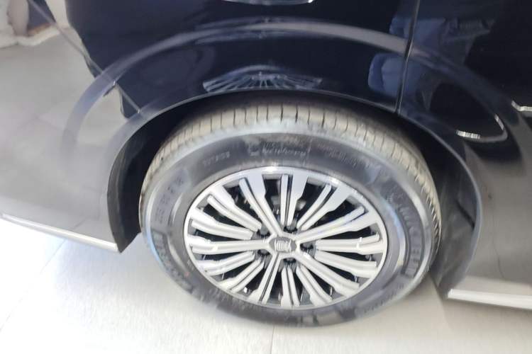 Used BYD Xia 2026 DM-i 1.5T 218KM Excellence Edition Right Rear Wheel Hub