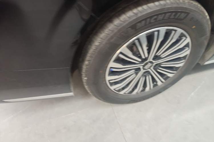 Used BYD Xia 2026 DM-i 1.5T 218KM Excellence Edition Right Rear Wheel Hub
