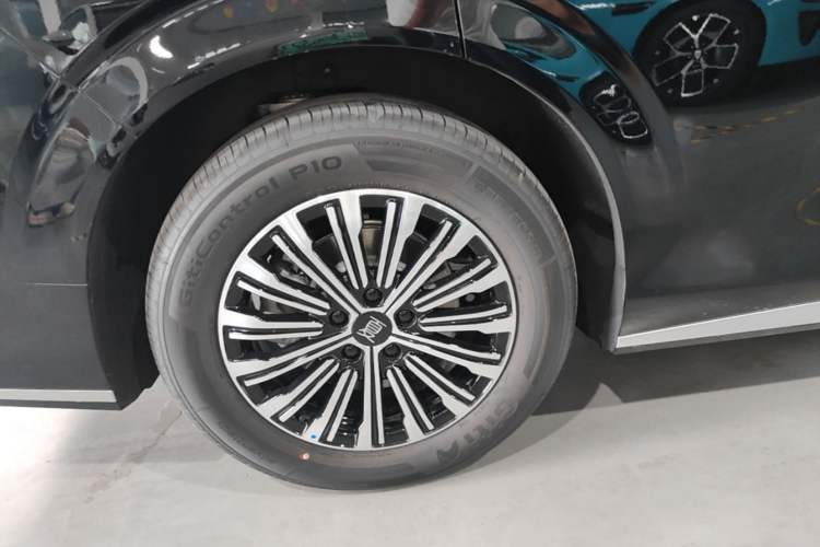 Used BYD Xia 2026 DM-i 1.5T 218KM Transcendence Edition Right Rear Wheel Hub