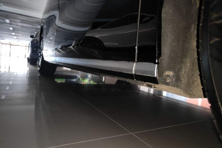 Used BYD Xia 2026 DM-i 1.5T 218KM Excellence Edition Right Side Sill