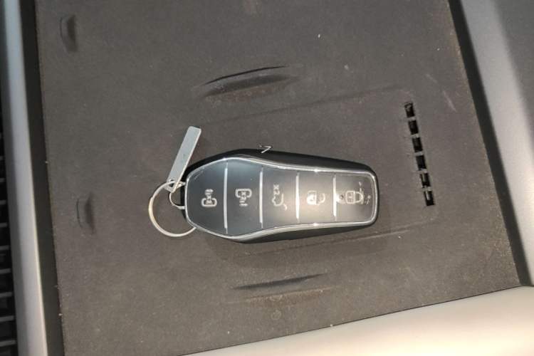 Used BYD Xia 2026 DM-i 1.5T 218KM Transcendence Edition Vehicle Key
