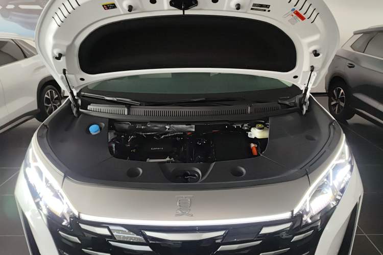 Used BYD Xia 2026 DM-i 1.5T 218KM Transcendence Edition Engine Bay