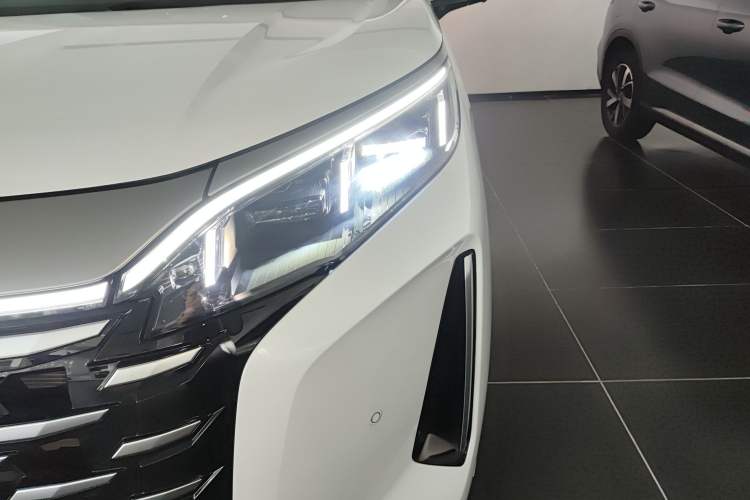 Used BYD Xia 2026 DM-i 1.5T 218KM Transcendence Edition Left Front Headlight
