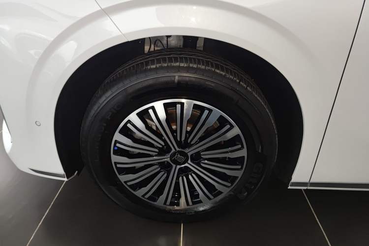 Used BYD Xia 2026 DM-i 1.5T 218KM Transcendence Edition Left Front Wheel Hub