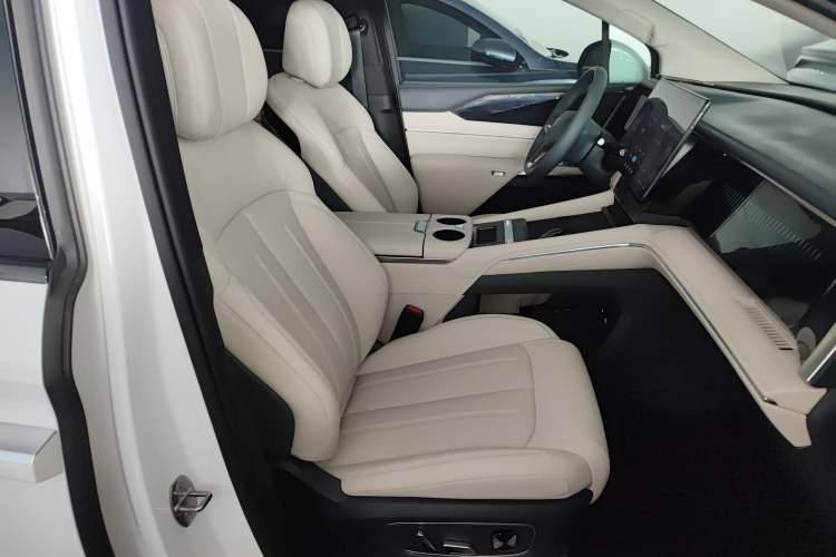 Used BYD Xia 2026 DM-i 1.5T 218KM Transcendence Edition Right Front Seat