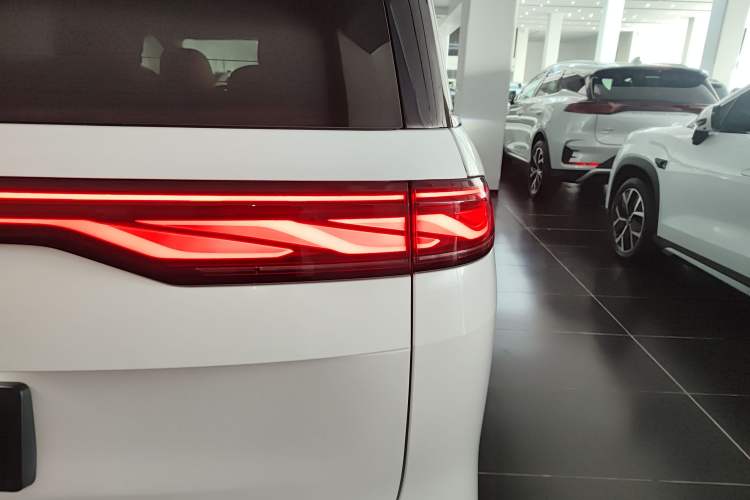 Used BYD Xia 2026 DM-i 1.5T 218KM Transcendence Edition Right Rear Taillight