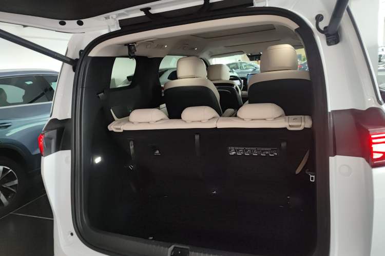 Used BYD Xia 2026 DM-i 1.5T 218KM Transcendence Edition Trunk