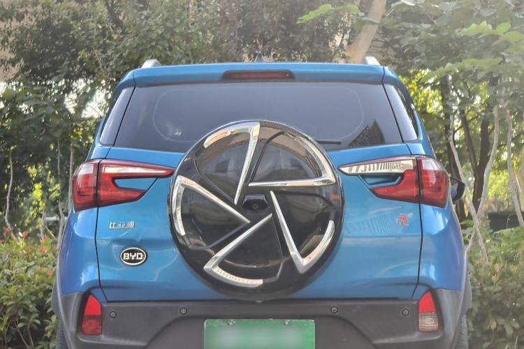 Used BYD Yuan 2016 1.5L Manual Luxury Model Exterior 7