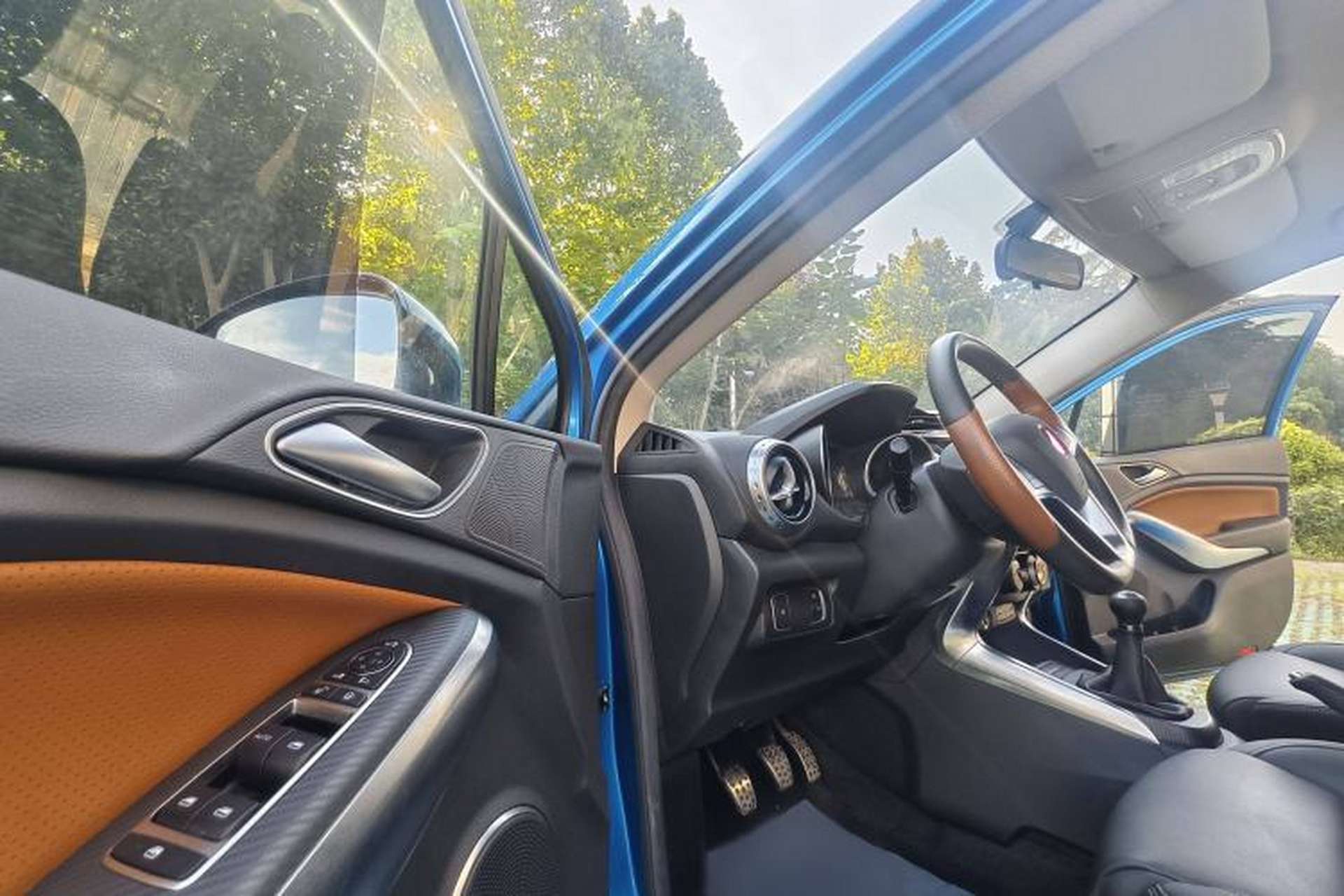 Used BYD Yuan 2016 1.5L Manual Luxury Model Interior 4