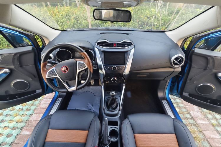 Used BYD Yuan 2016 1.5L Manual Luxury Model Interior 8