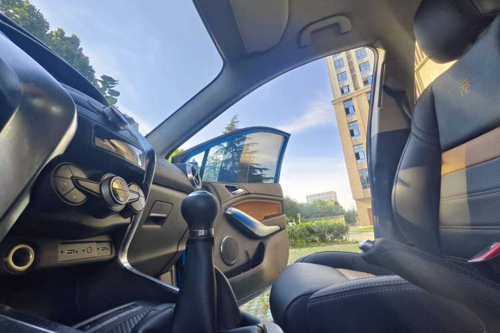 Used BYD Yuan 2016 1.5L Manual Luxury Model Interior 9