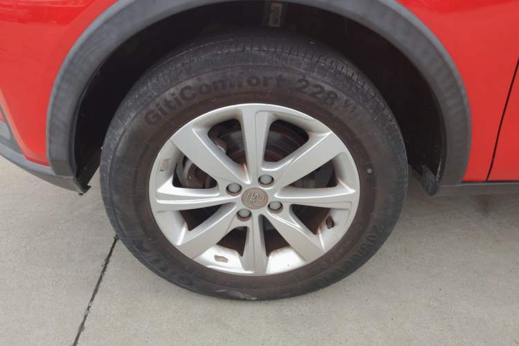 Used BYD Yuan 2017 1.5L Automatic Cool & Stylish Model Left Front Wheel Hub