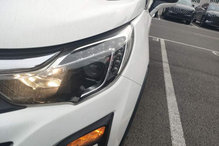 Used BYD Yuan 2017 1.5L Automatic Cool & Connected Model Left Front Headlight
