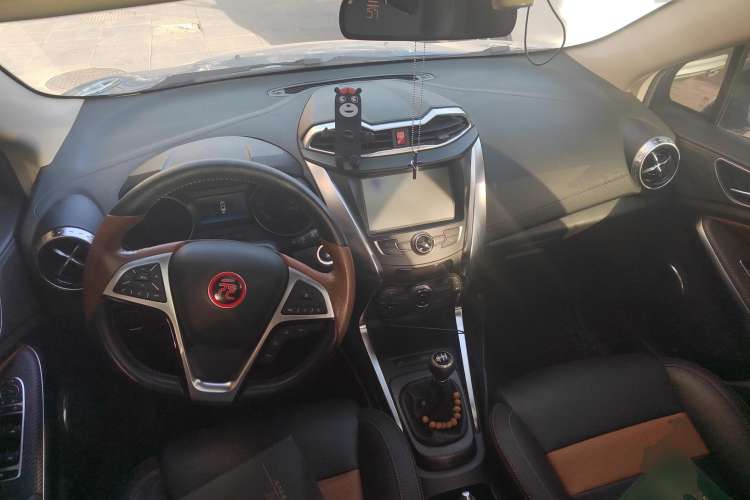 Used BYD Yuan 2016 1.5L Manual Luxury Version Center Console