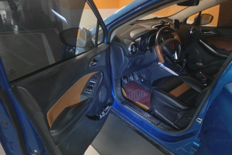 Used BYD Yuan 2016 1.5L Manual Luxury Model Driver Seat