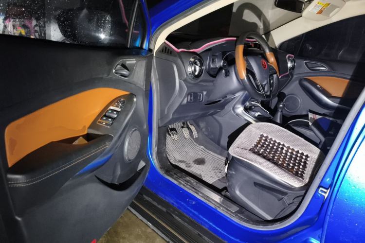 Used BYD Yuan 2016 1.5L Manual Luxury Model Driver Seat