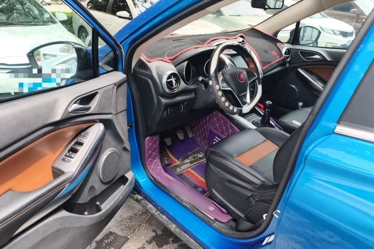 Used BYD Yuan 2016 1.5L Manual Luxury Version Driver Seat