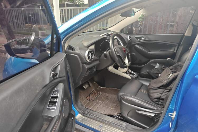 Used BYD Yuan 2016 1.5L Automatic Luxury Version Driver Seat