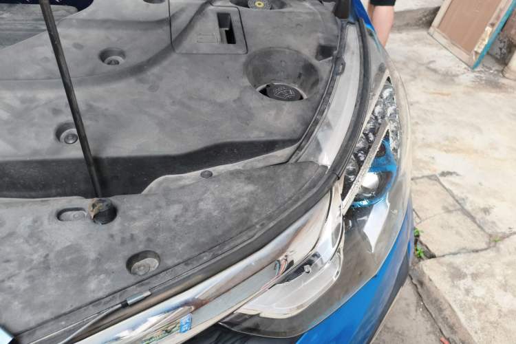 Used BYD Yuan 2016 1.5L Manual Luxury Model Engine Bay Left