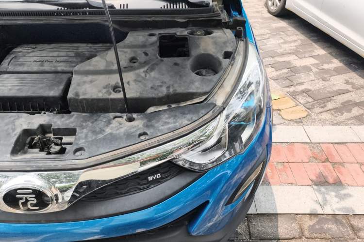 Used BYD Yuan 2016 1.5L Manual Luxury Version Engine Bay Left