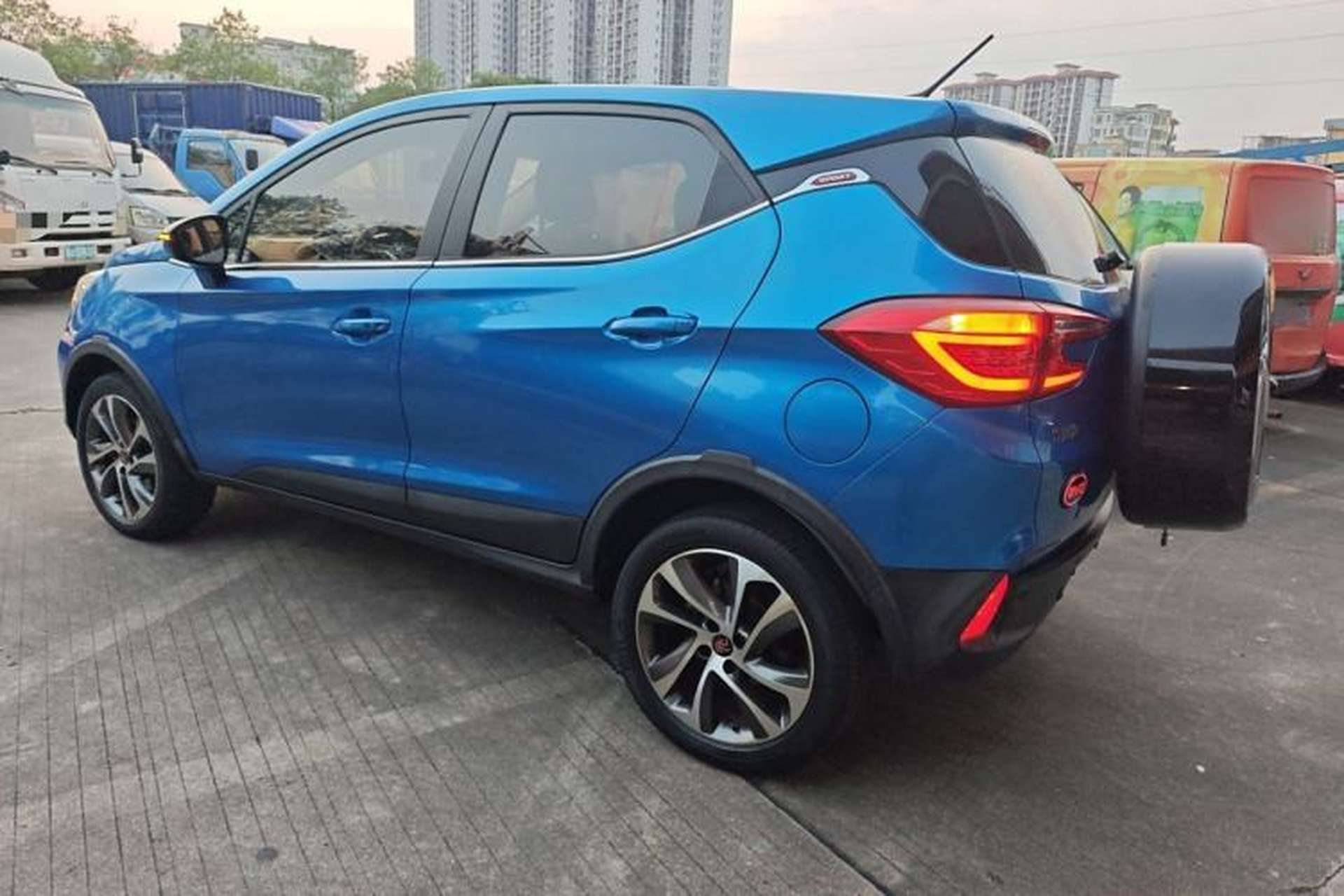 Used BYD Yuan 2016 1.5L Automatic Luxury Version Exterior 3