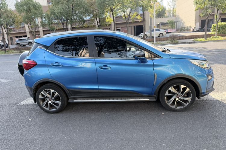 Used BYD Yuan 2016 1.5L Manual Luxury Version Exterior 4