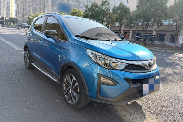 Used BYD Yuan 2016 1.5L Manual Luxury Version Exterior 6