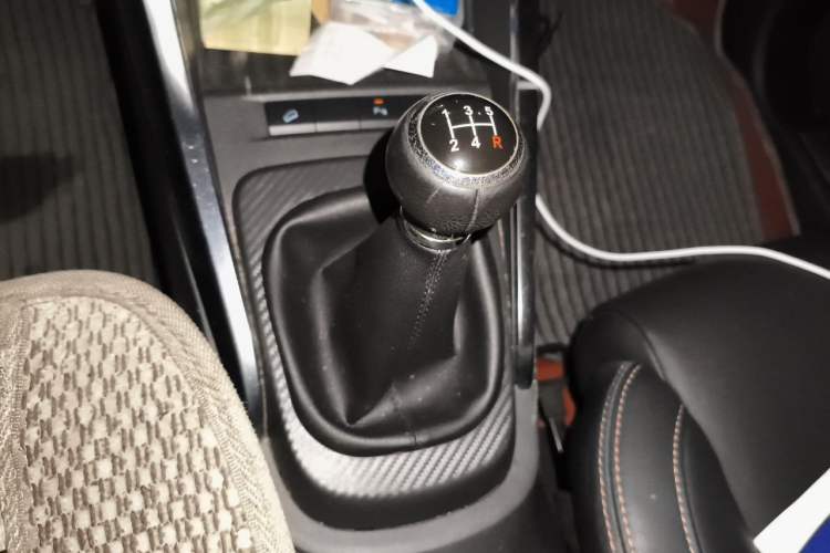 Used BYD Yuan 2016 1.5L Manual Luxury Model Gear Lever