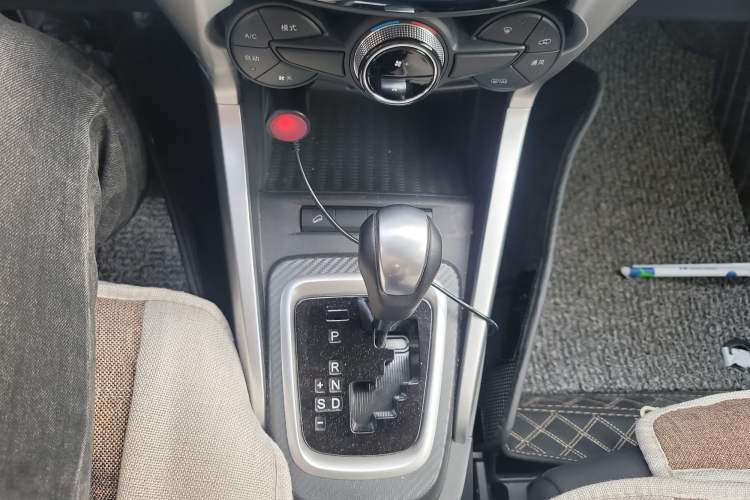 Used BYD Yuan 2016 1.5L Automatic Luxury Version Gear Lever