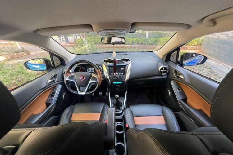 Used BYD Yuan 2016 1.5L Manual Luxury Model Interior 1
