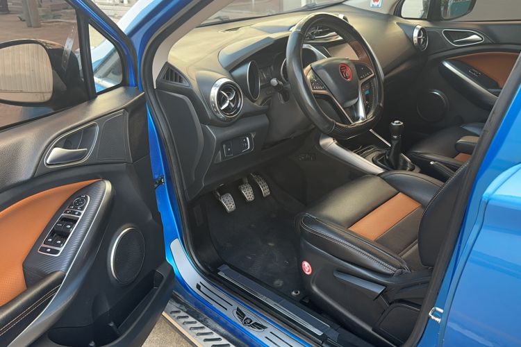 Used BYD Yuan 2016 1.5L Manual Luxury Version Interior 2