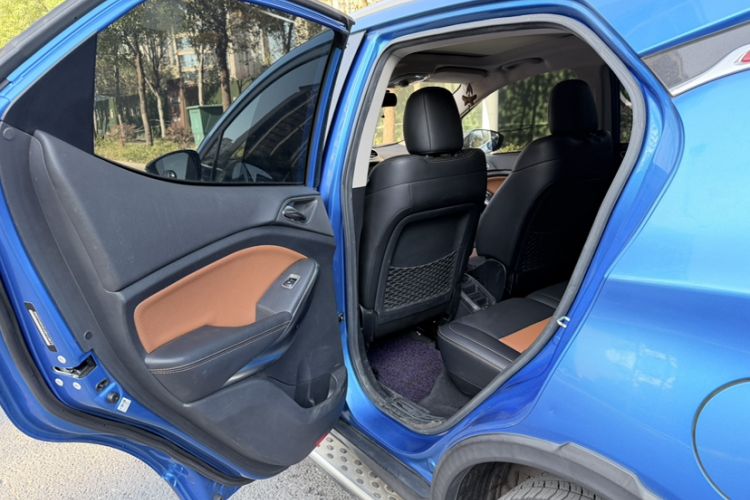 Used BYD Yuan 2016 1.5L Manual Luxury Version Interior 3