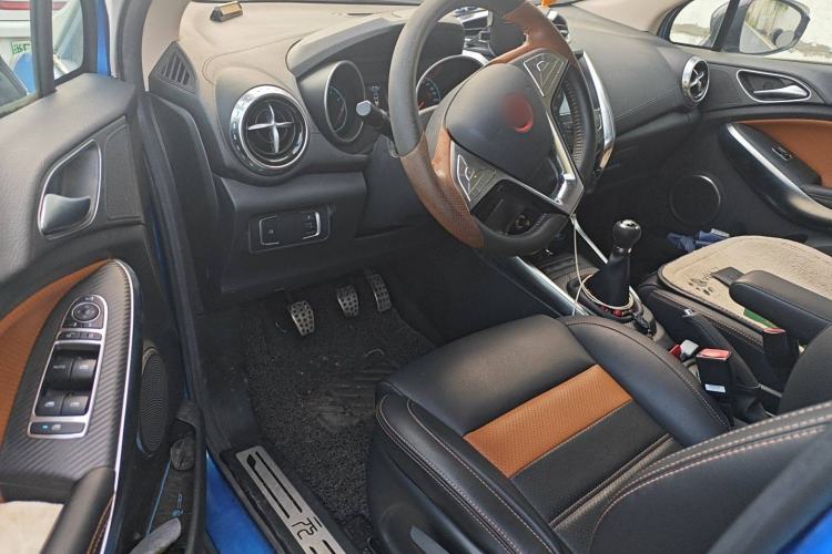 Used BYD Yuan 2016 1.5L Manual Luxury Model Interior 3